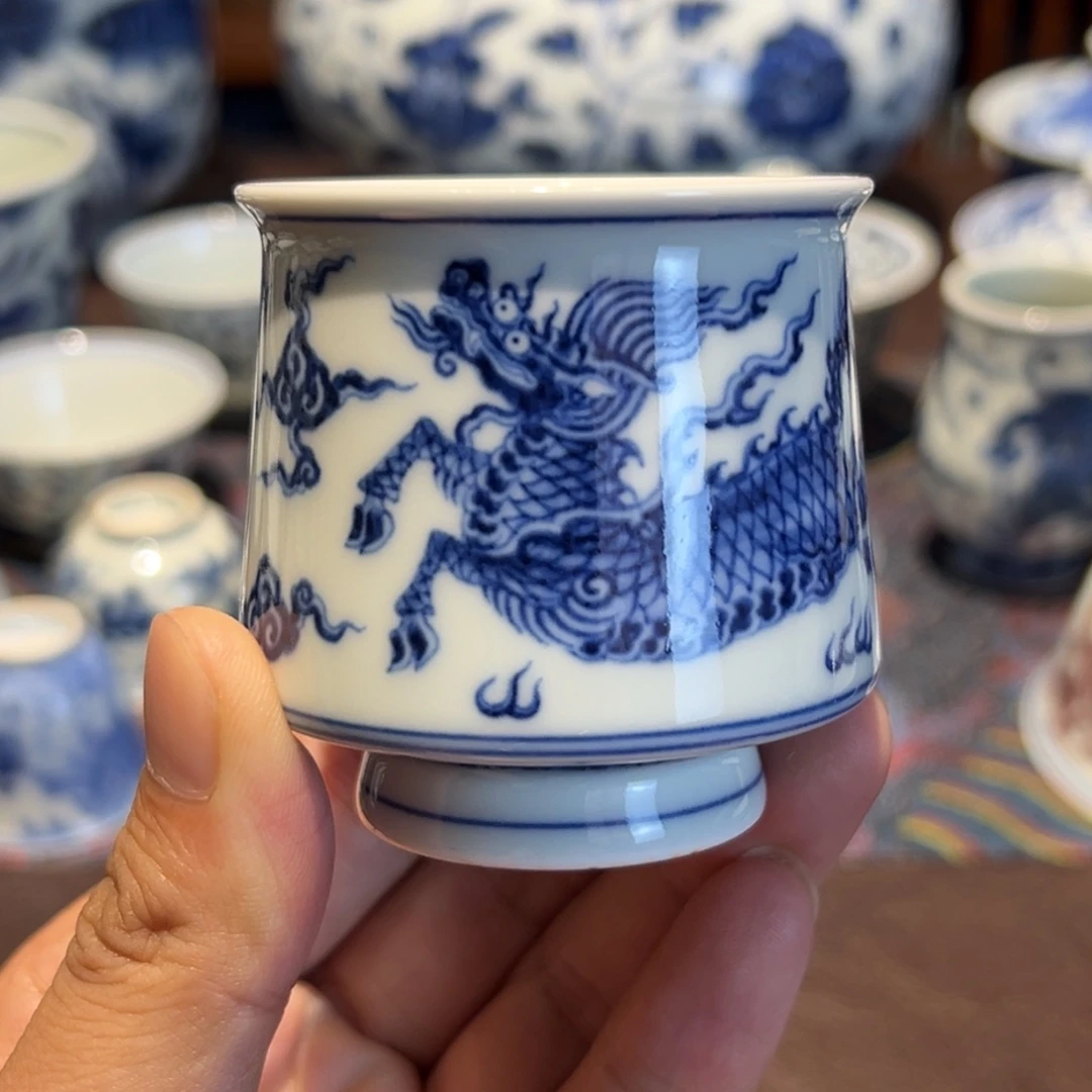 精品青花麒麟纹品茗杯口径约5.8厘米