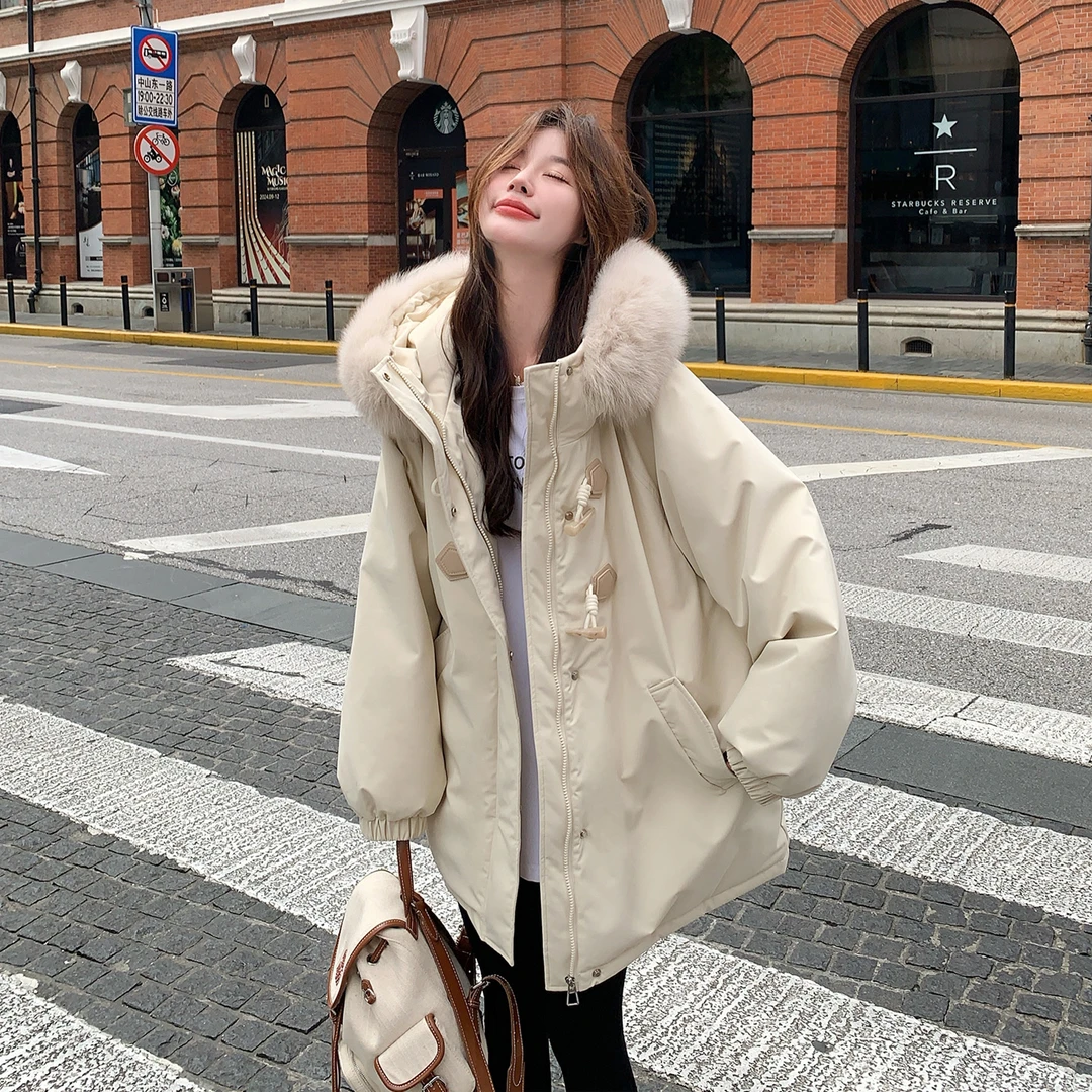 米杏色牛角扣派克羽绒服女2025冬季新款大毛领加厚工装白鸭绒外套