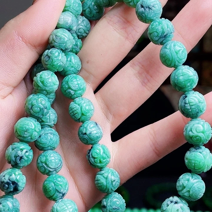 翡翠未镶嵌颈饰多样性