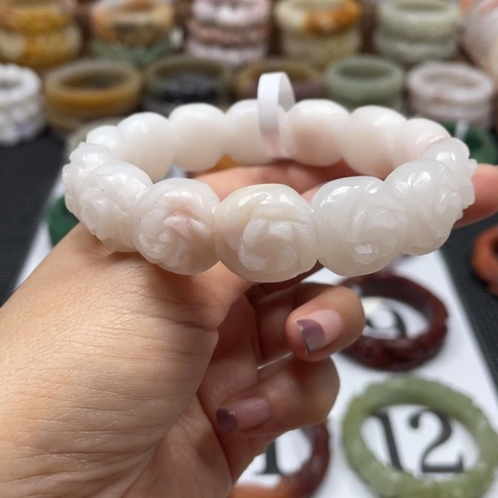 石英岩玉手镯未镶嵌