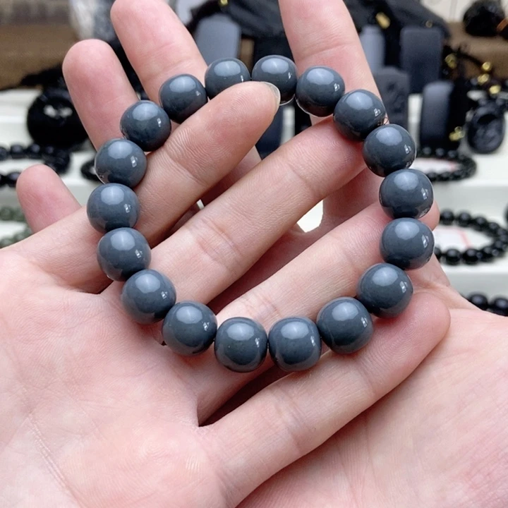 未镶嵌手链和田玉用****3卡12老型色标级莫兰迪灰手串