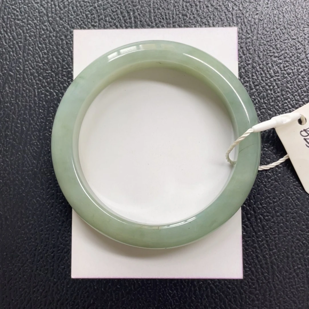 翡翠手镯未镶嵌55/56圈口