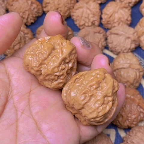 【闪购商品】文玩核桃吊坠胡*汤蛙蛙35
