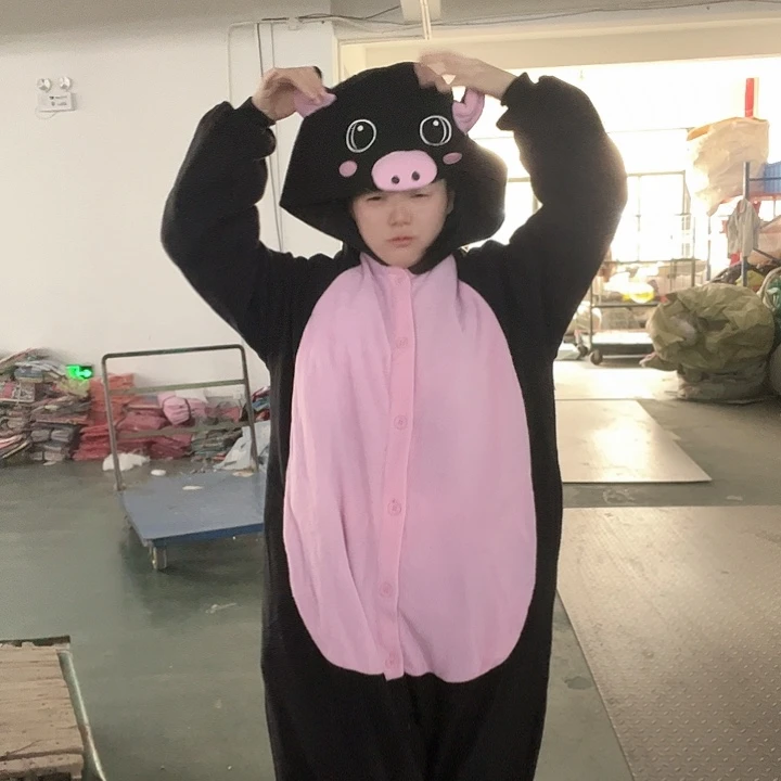 粉黑小猪睡衣啦啦啦啦