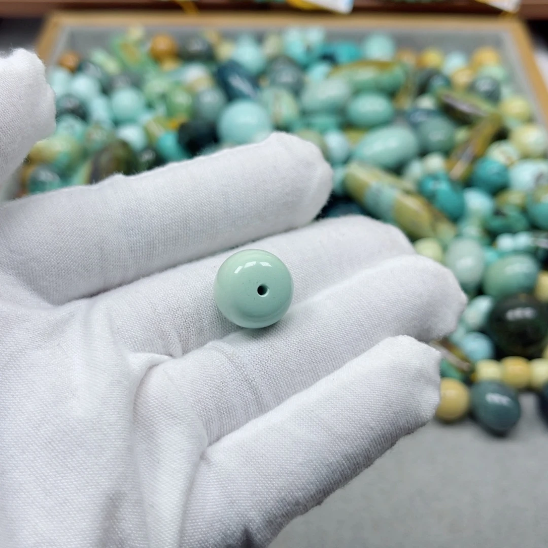 绿松石未镶嵌挂件