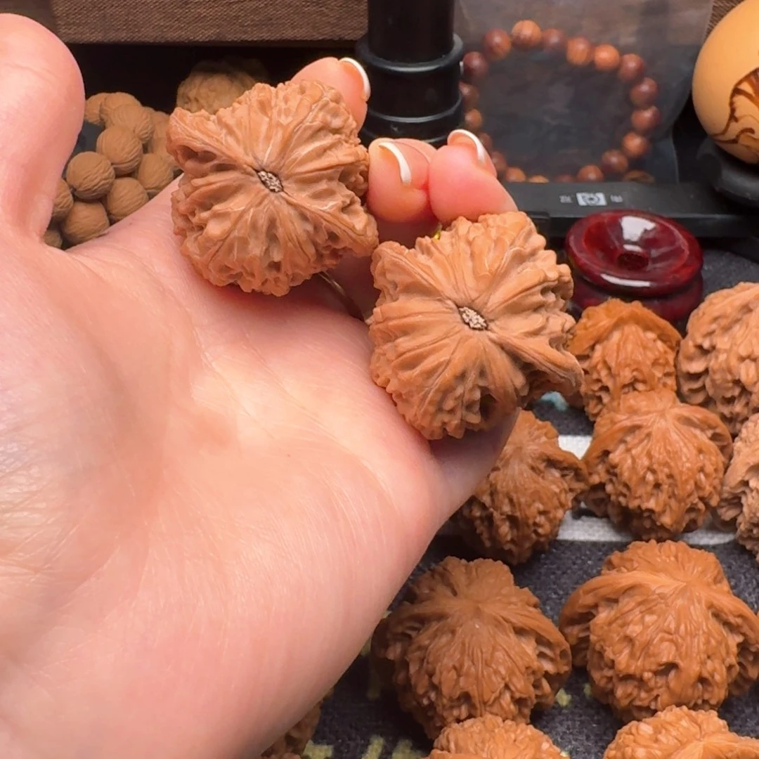 文玩核桃吊坠去****?40磨盘