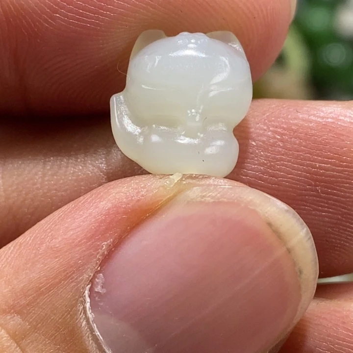 和田玉未镶嵌车挂