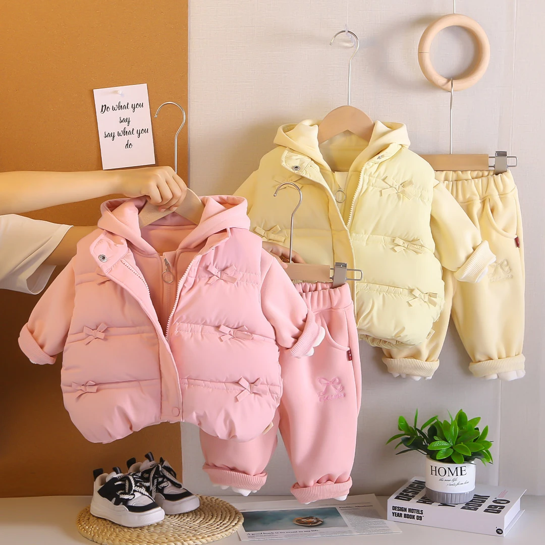 女童秋冬季加绒加厚三件套洋气婴儿童女宝宝冬装马套装1-3岁5潮