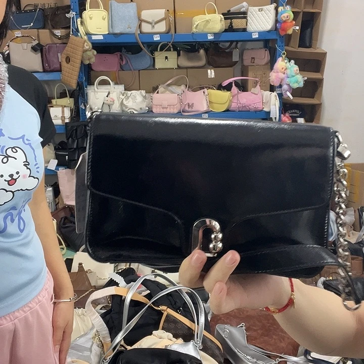 蚕丝健健康康平平安安