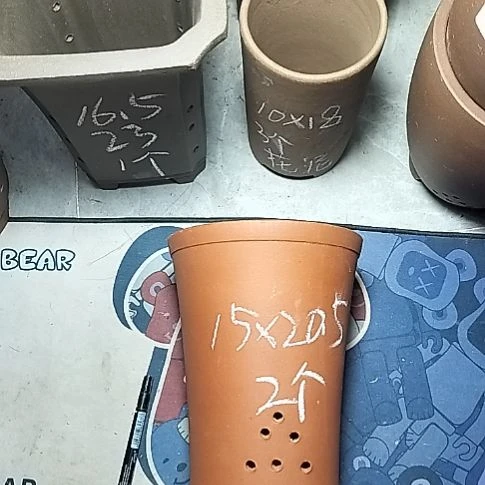 红泥新品两个花盆微瑕
