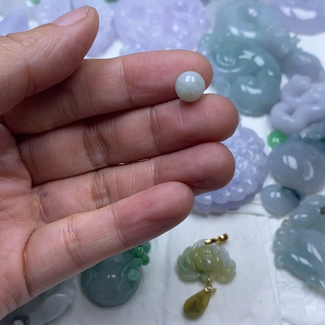 颈饰未镶嵌翡翠简***^翡翠