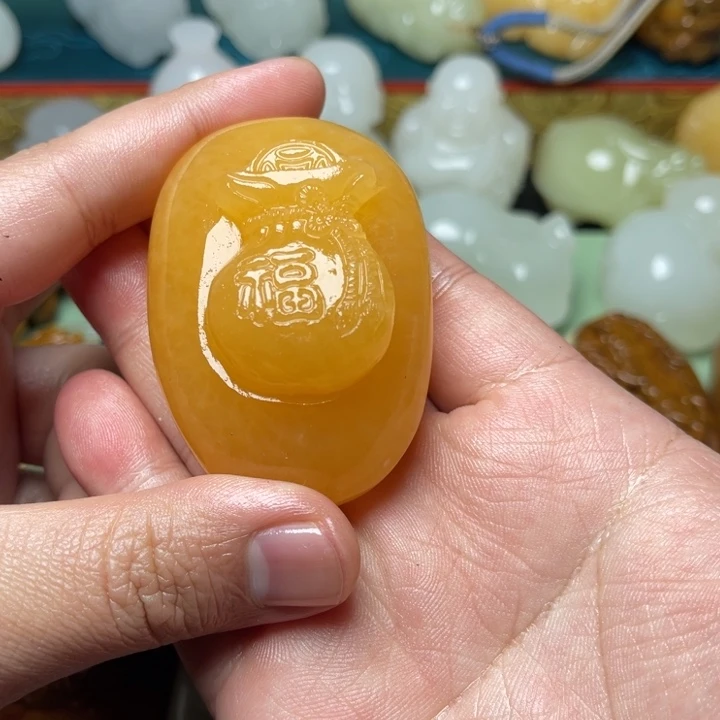 风***丽石材天然方解石手把件不退换