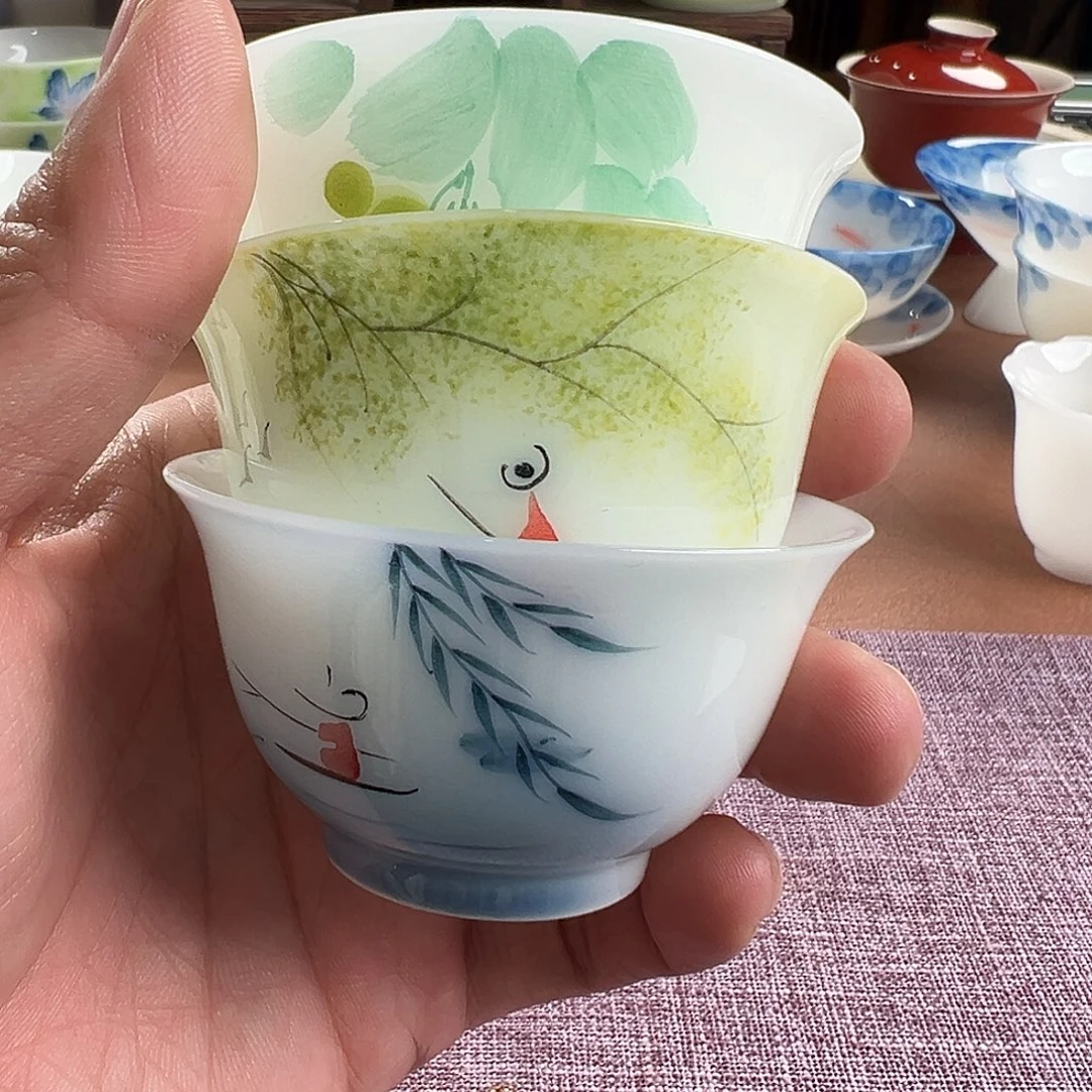 陶盖碗采用优质瓷土制作