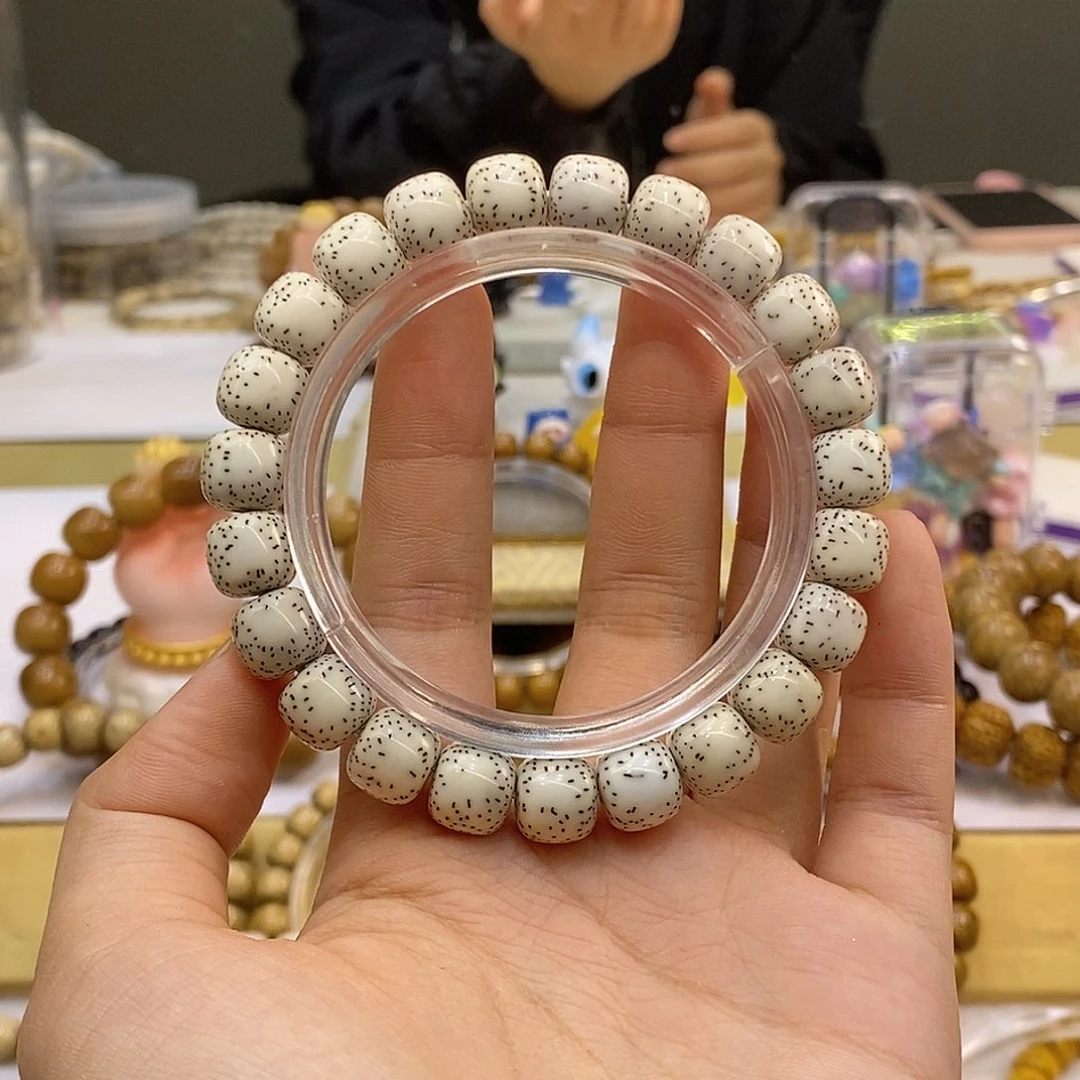 嘻***3星月菩提吊坠10x9原生态原脂白侧留白小细星