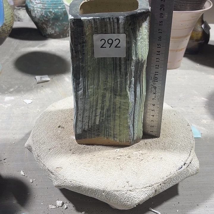 摆件陶高20，口7.5，无孔，292