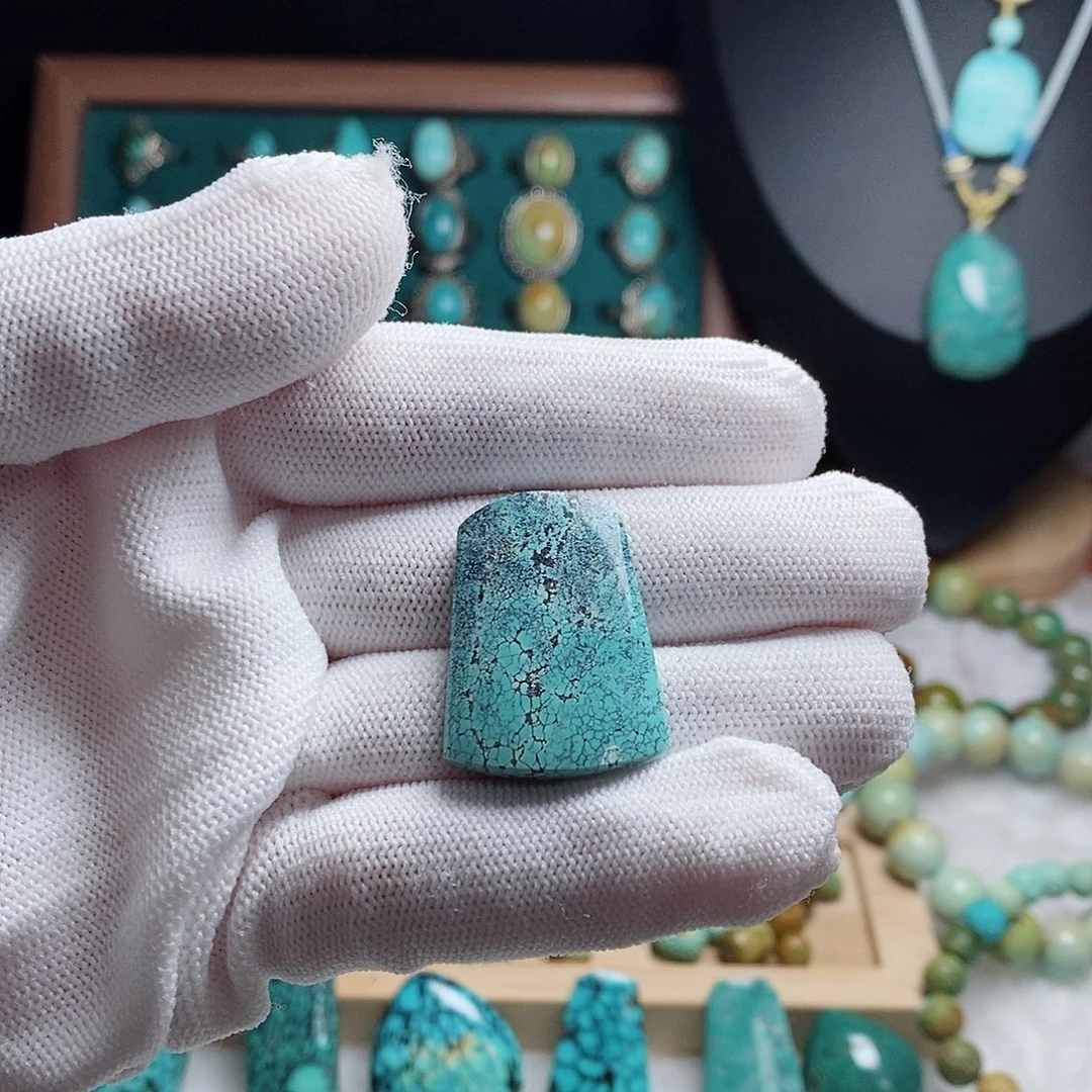 绿松石未镶嵌挂件