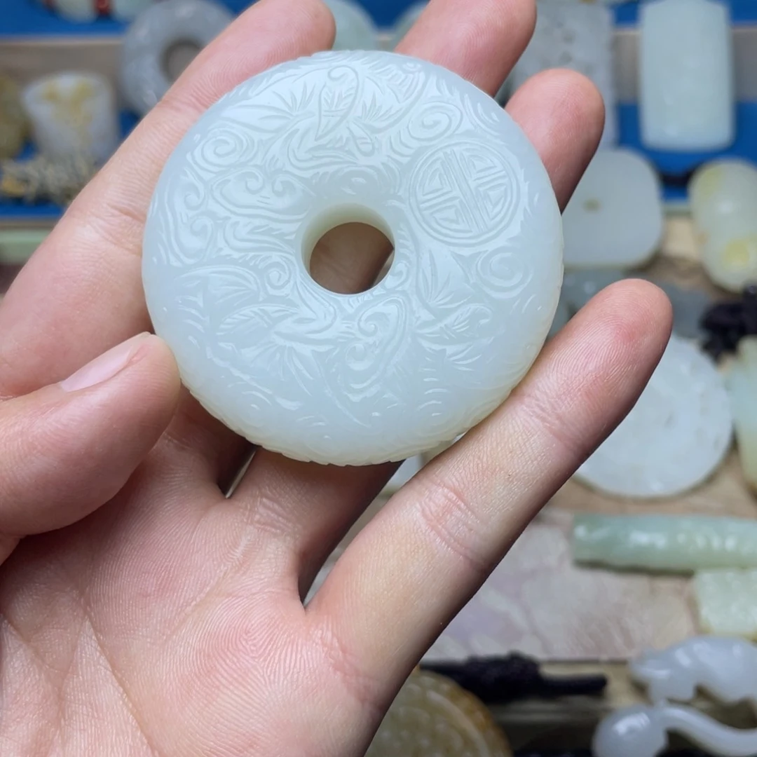 颈饰未镶嵌和田玉三**生