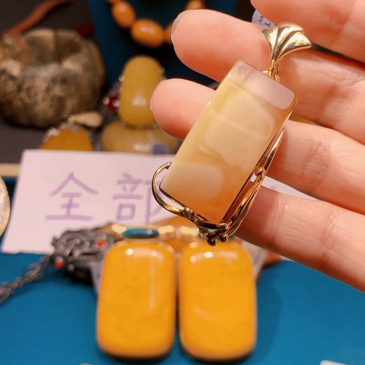 琥珀颈饰未镶嵌波兰设计款琥珀蜜蜡