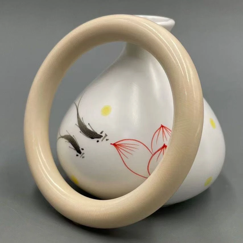 猛犸牙圆款贵妃镯一个