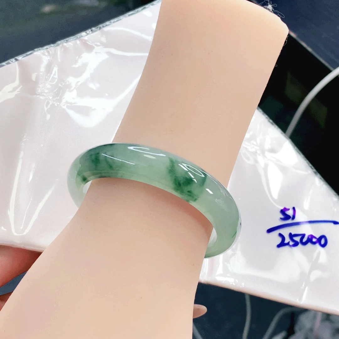 翡翠未镶嵌手镯51