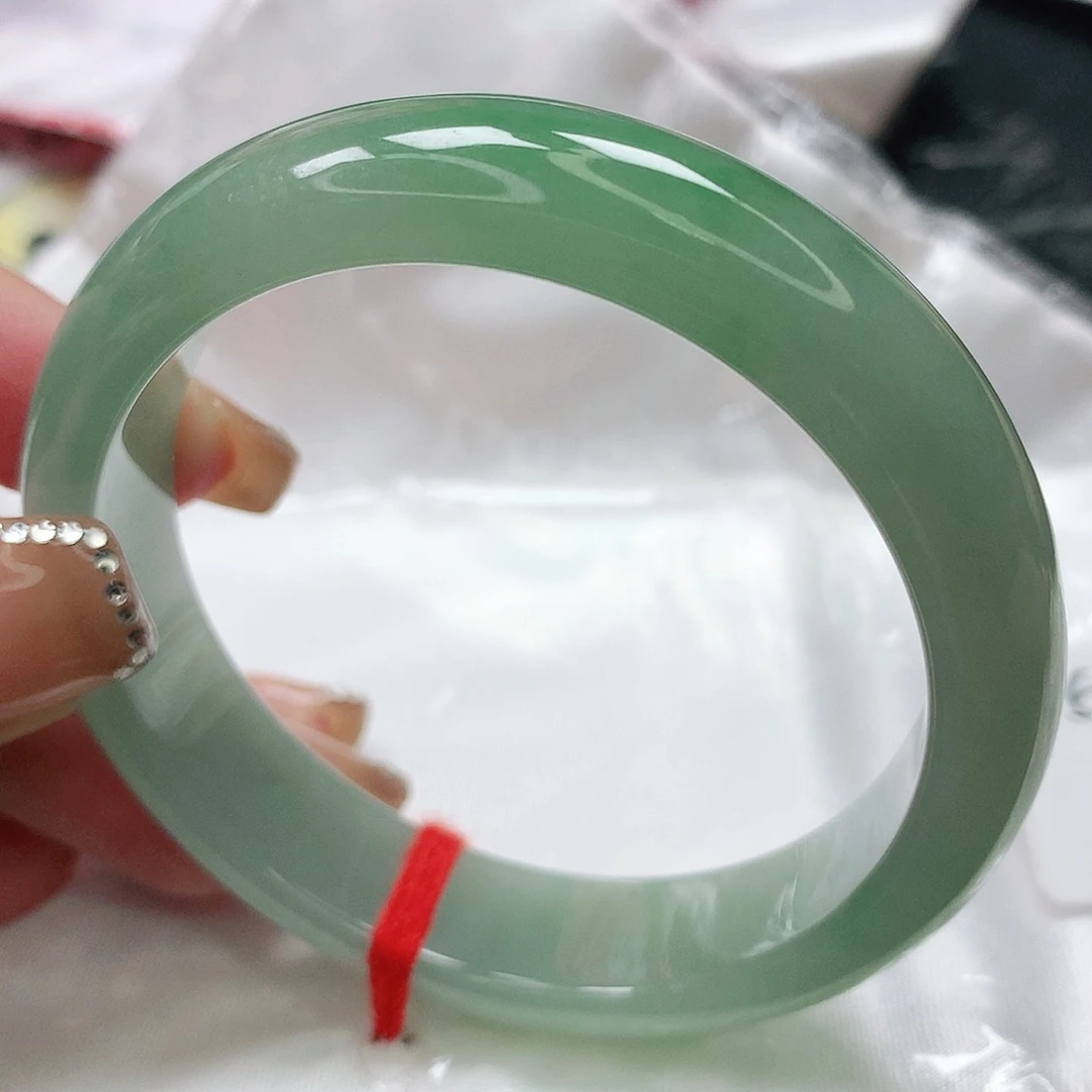 翡翠手镯未镶嵌缅甸天然A货翡翠