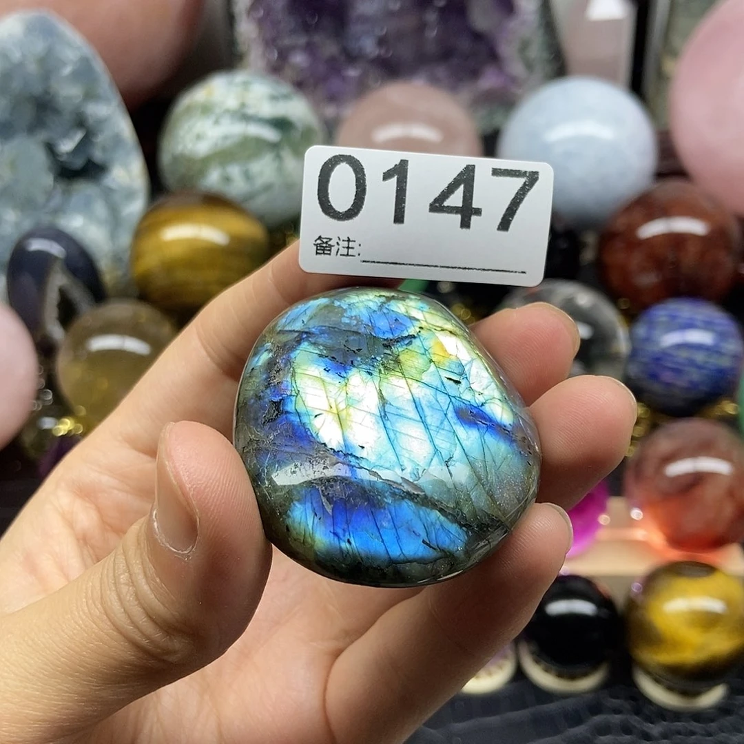 摆件未镶嵌水晶是**呀摆件