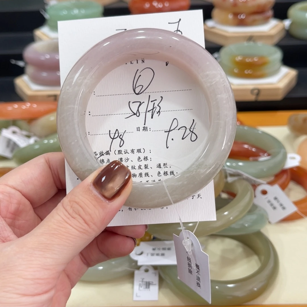 未镶嵌手镯石英质玉