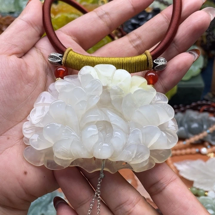 未镶嵌蛇纹石玉颈饰
