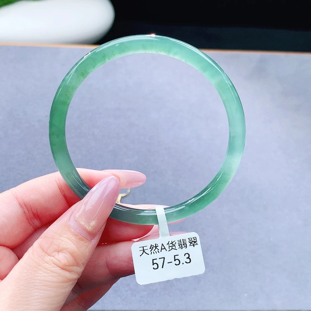 未镶嵌手镯（圆镯）翡翠