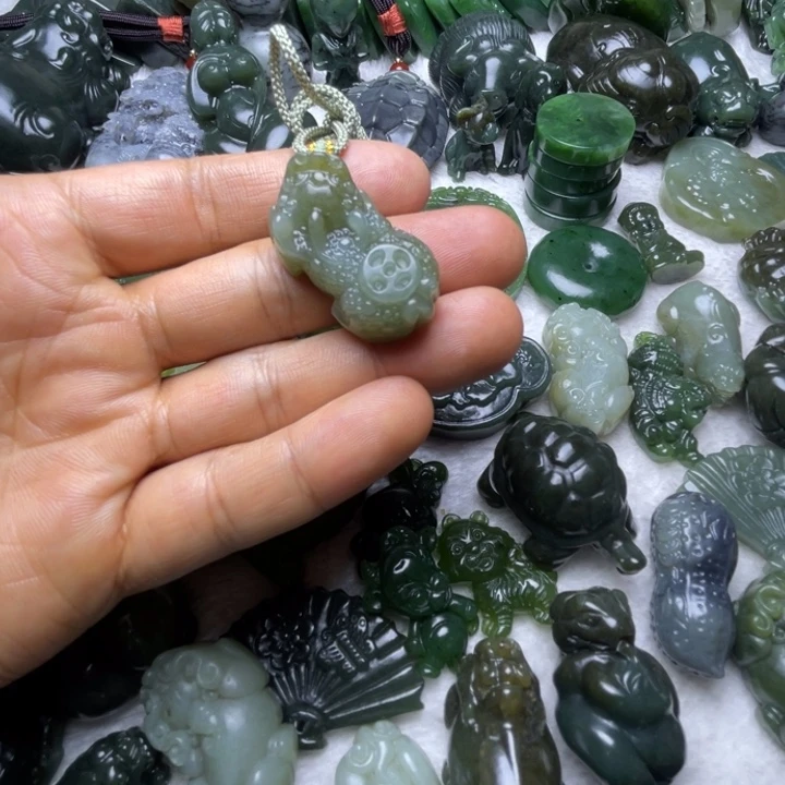 和田玉未镶嵌颈饰