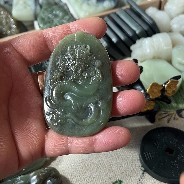 和田玉未镶嵌吊坠(不含链)