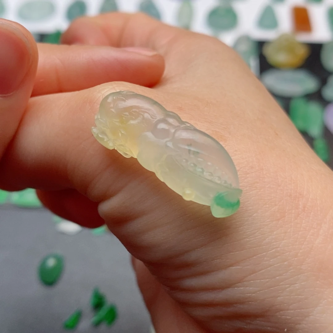 定制翡翠未镶嵌蟹钳