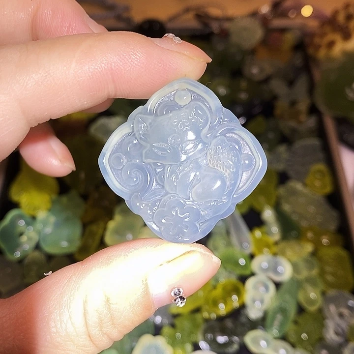 蛇纹石玉未镶嵌颈饰