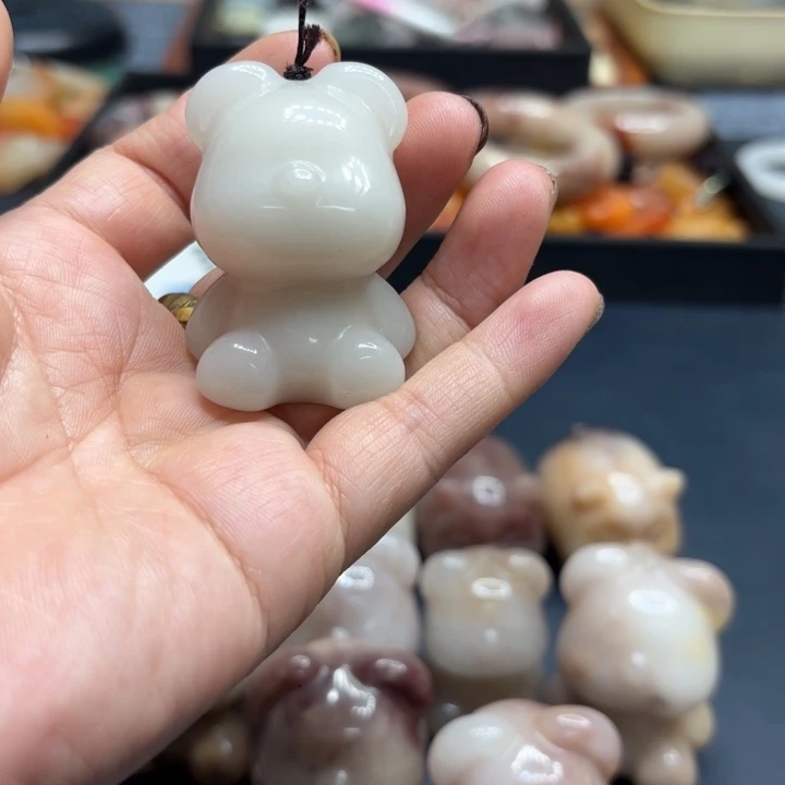 ****吖石英质玉未镶嵌手镯