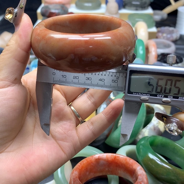 未镶嵌手镯石英质玉