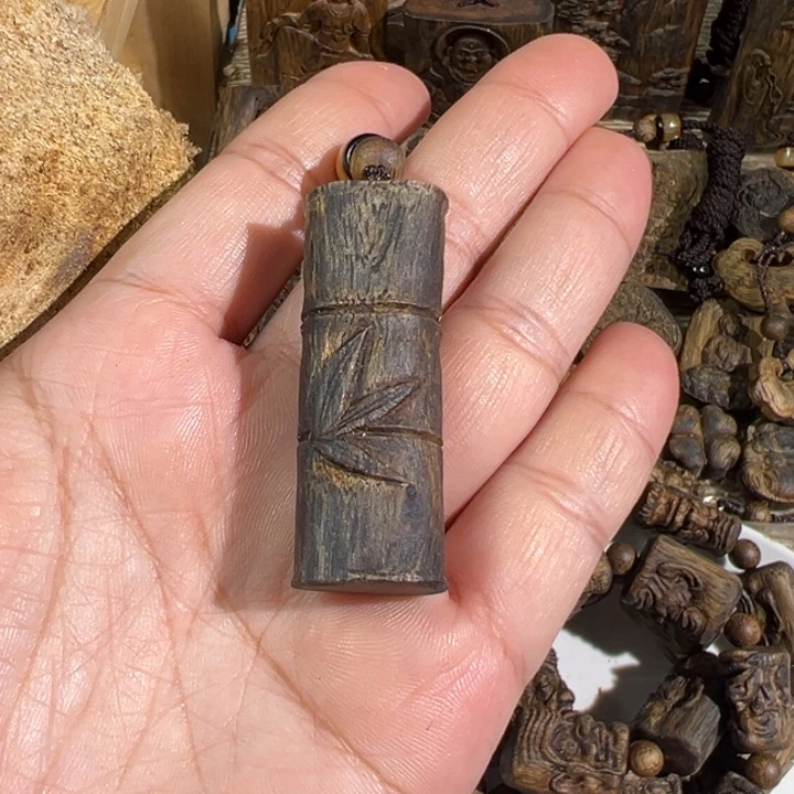 沉香碎屑沉香棋楠沉香雕刻牌7.7克