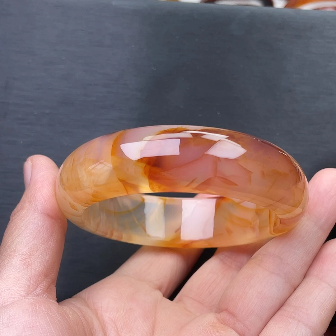 玛瑙/玉髓手镯未镶嵌60圈口