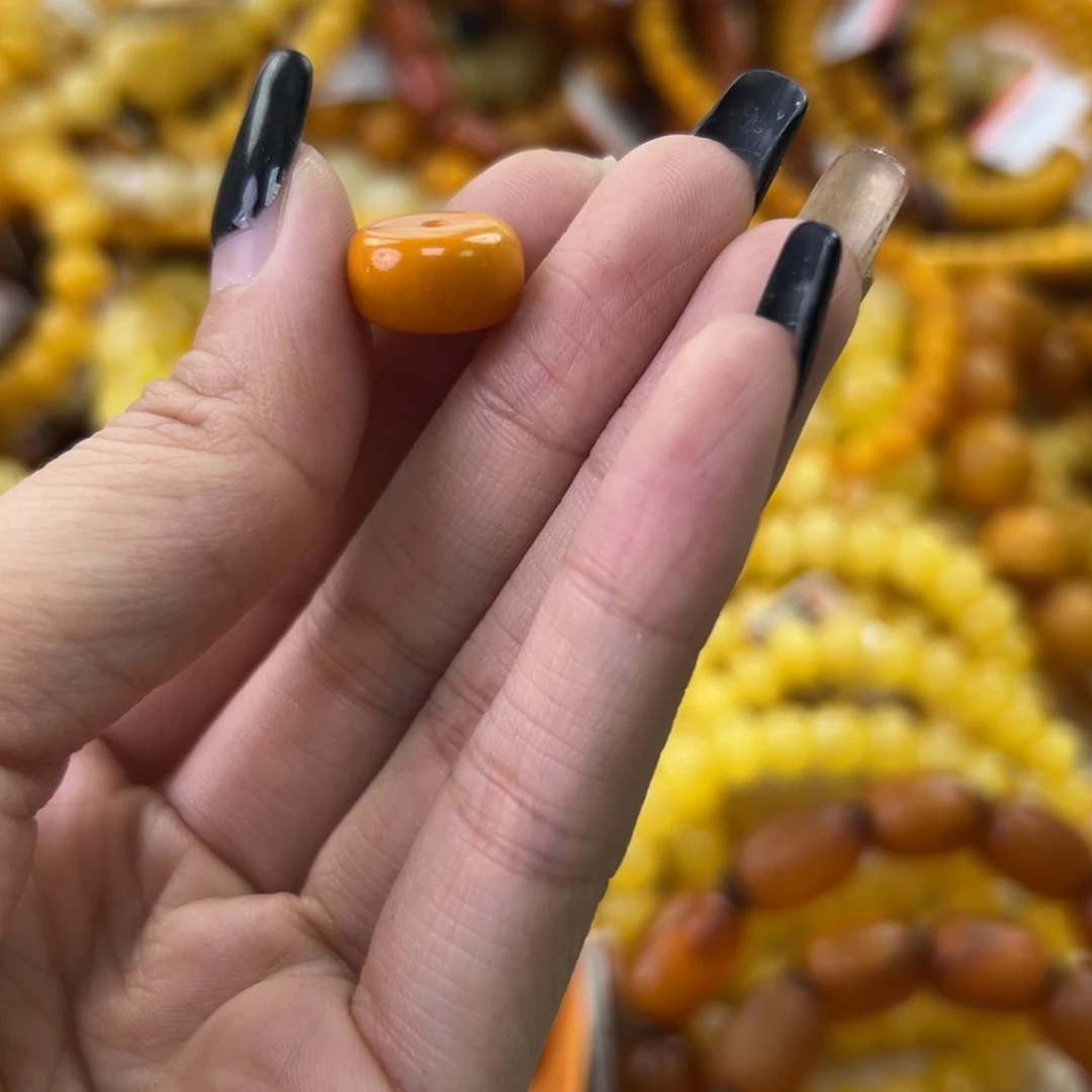 琥珀珠宝奇石未镶嵌