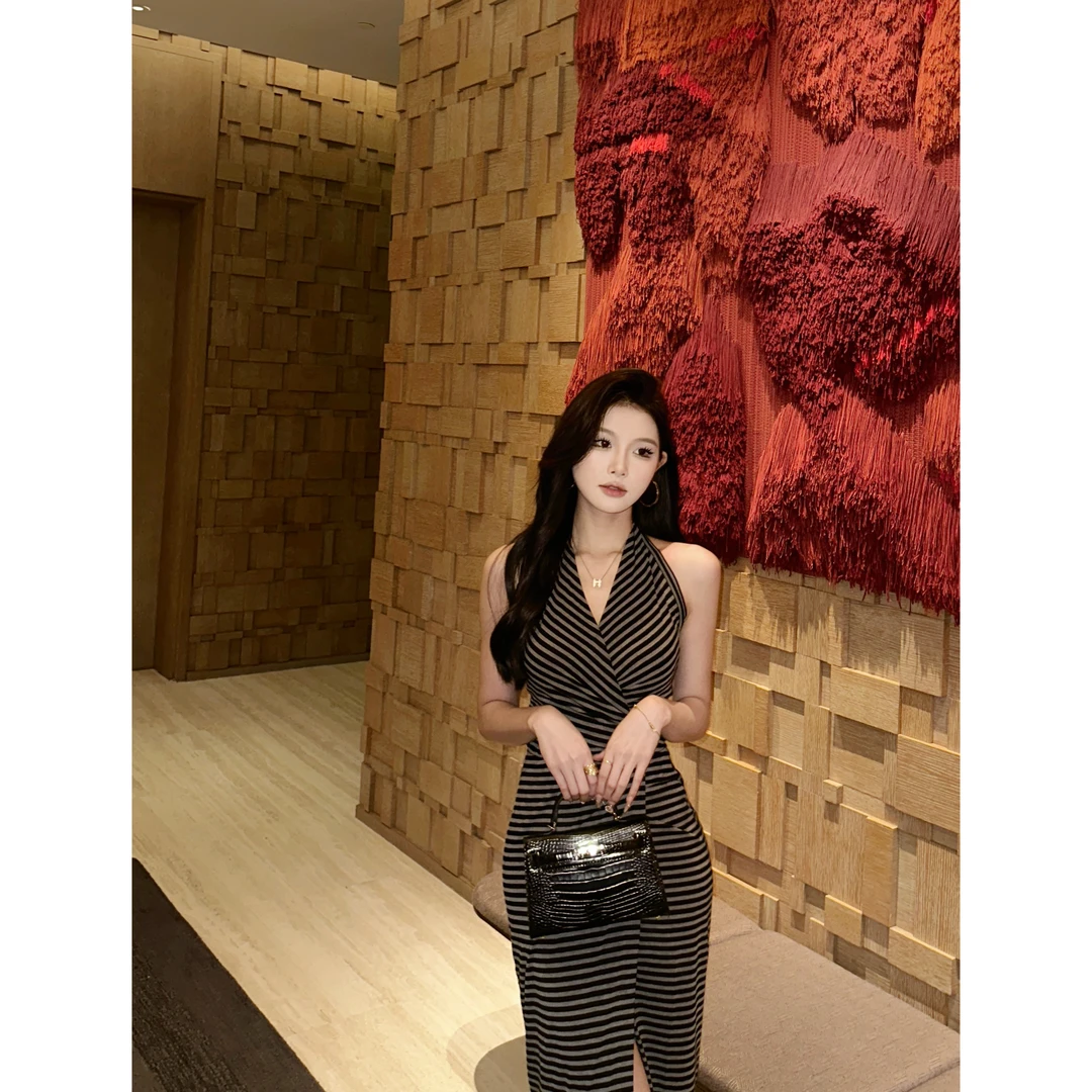 Crainfull【自由派】度假风V领挂脖露背开叉条纹一片式交叉连衣裙