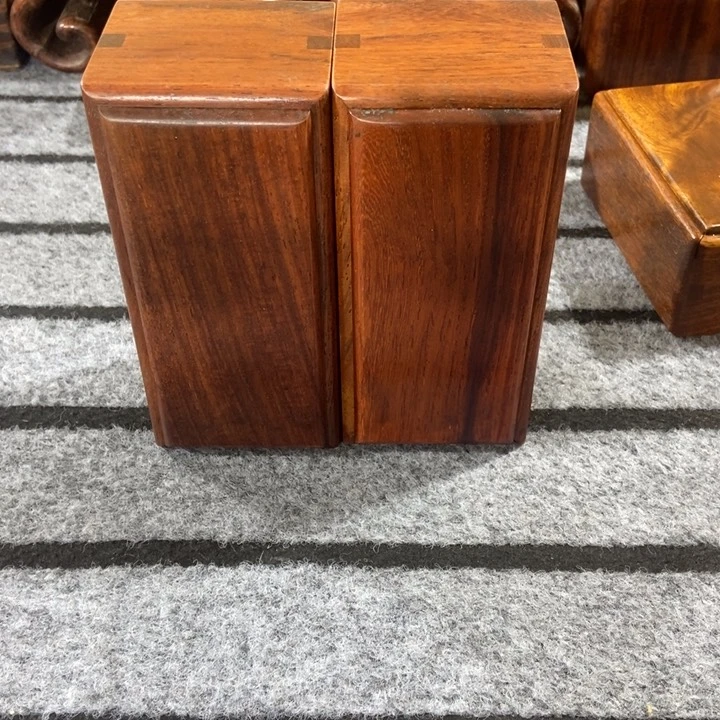 贡木卡*卡盒子一对一对