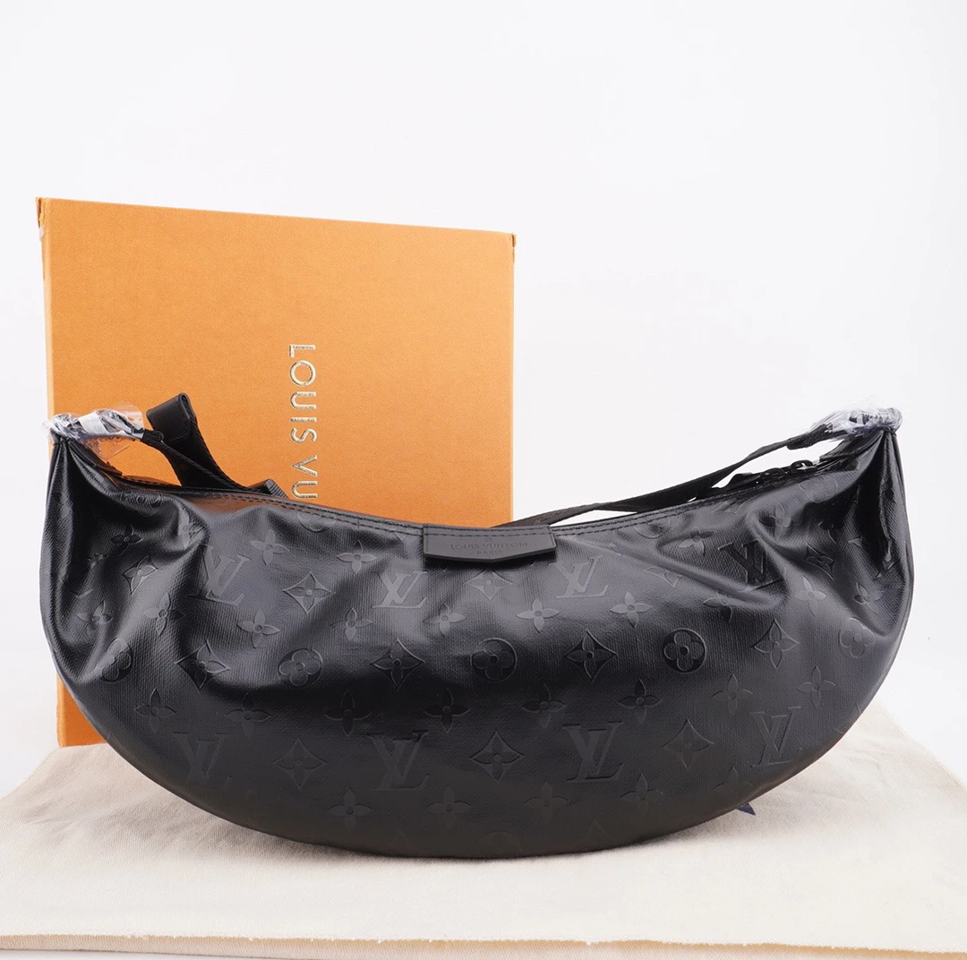 全新未使用 LV 闲置 Hamac滑雪系列帆布拼皮月牙斜挎单肩包 F469