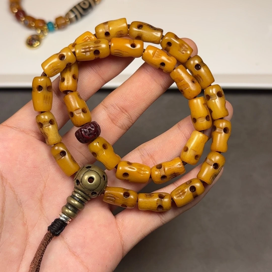 颈饰琉璃影*.琉璃颈饰