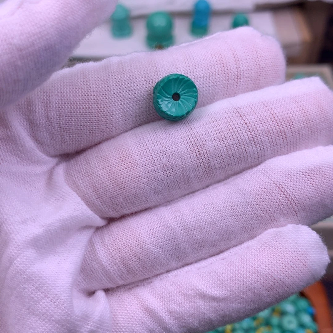 湖北精品羽毛扣10mm