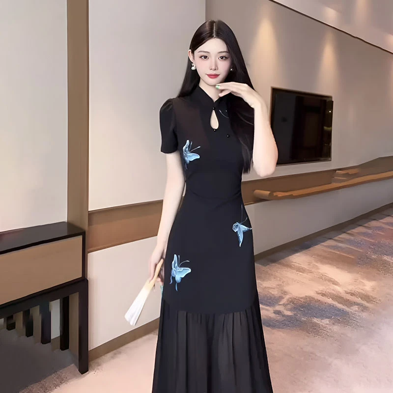 新中式气质蝴蝶刺绣收腰连衣裙女2025新款夏季国风高级显瘦长裙子