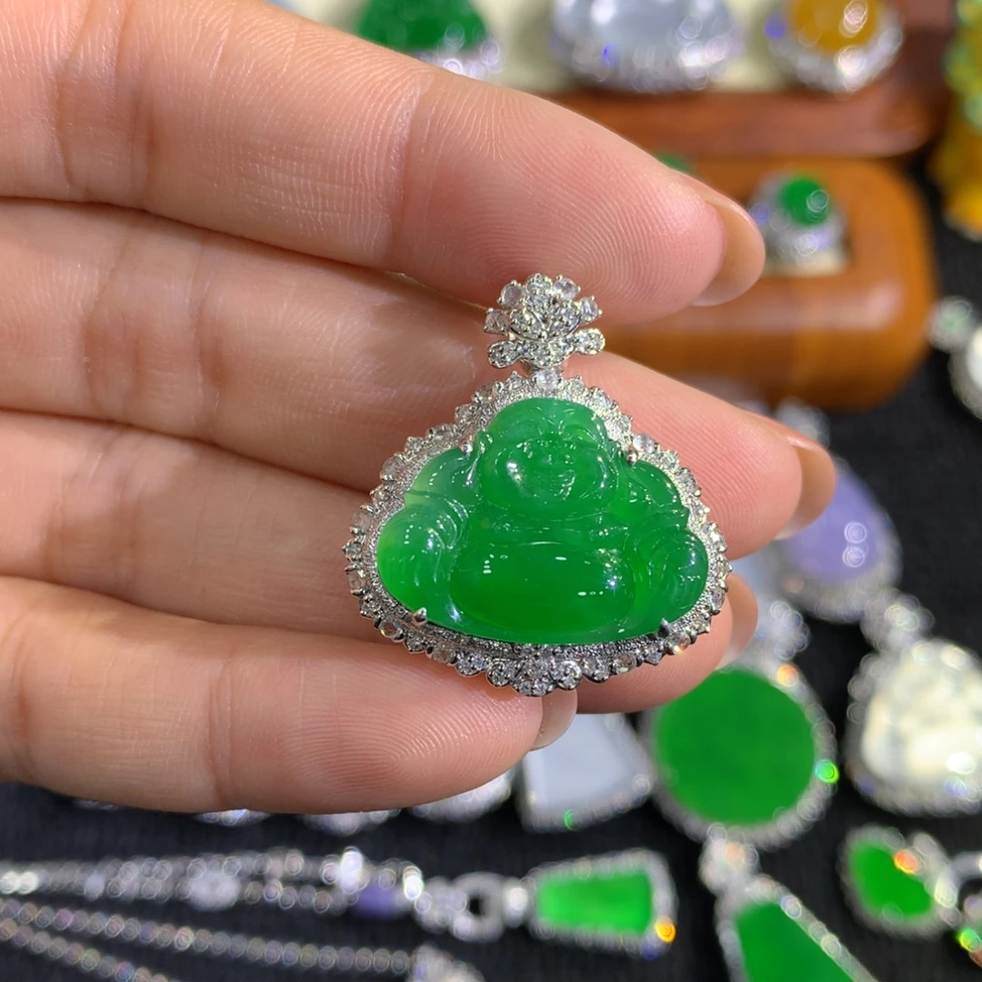 翡翠18K金镶嵌颈饰