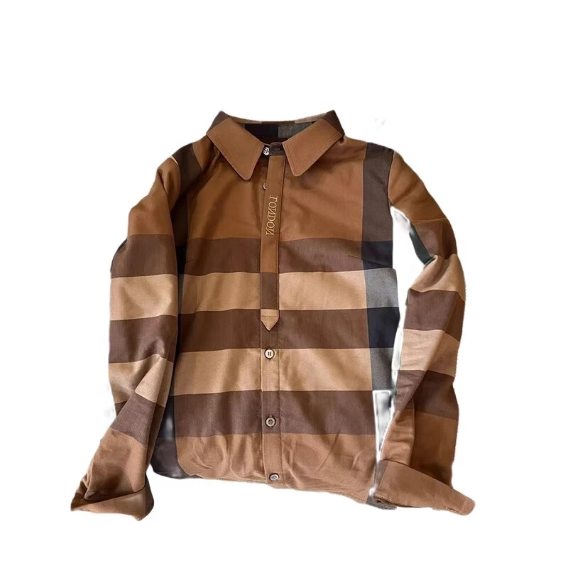 胸口贴布格纹经典卡其色单色百搭款衬衫