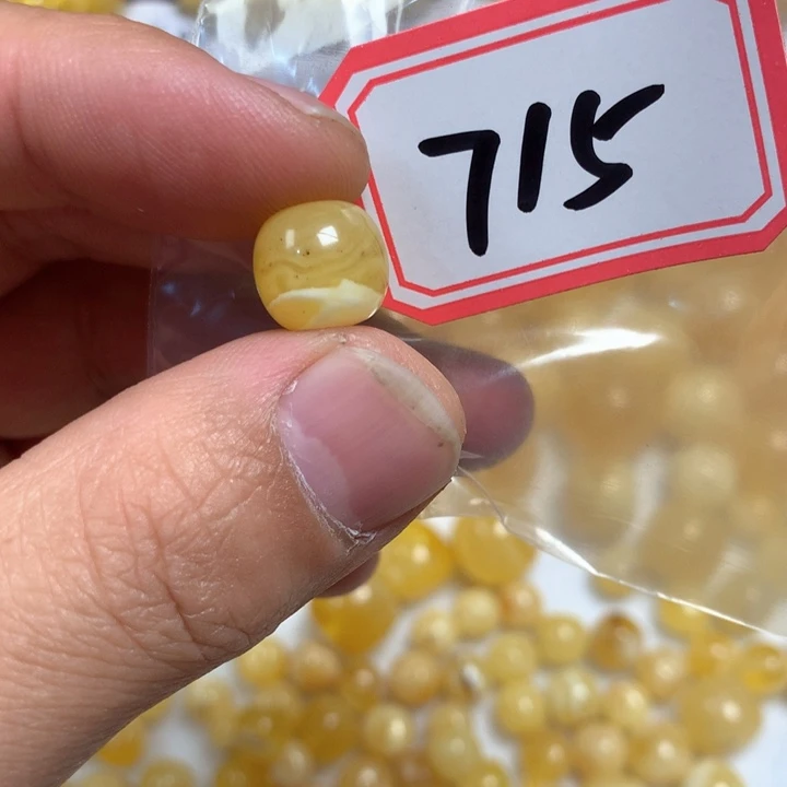 琥珀未镶嵌珠宝奇石向*“