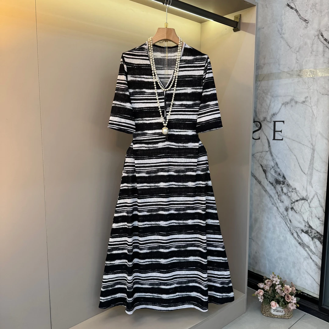 设计感纯欲风V领气质长裙夏季中袖条纹设计感显瘦百搭连衣裙7263
