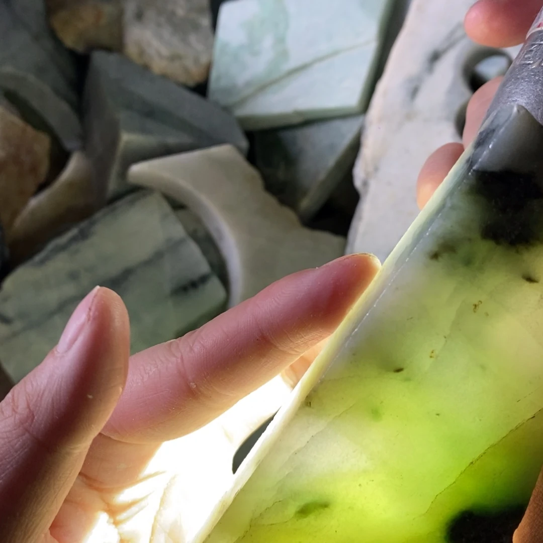 颈饰未镶嵌翡翠天然翡翠