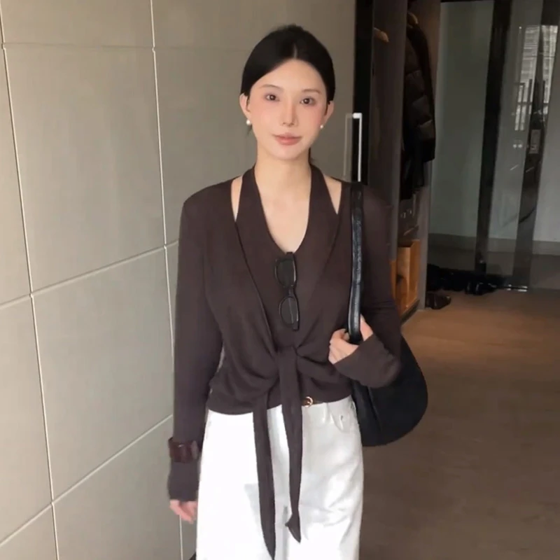 早秋氛围感穿搭韩系长袖针织衫女士修身设计感系带假两件挂脖上衣